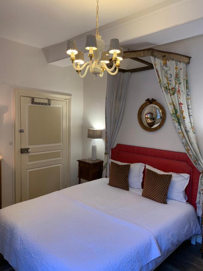 La Grenouille Noire Hotel Marcillat-en-Combraille Luaran gambar